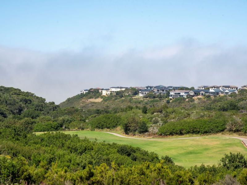 To Let 4 Bedroom Property for Rent in Pezula Golf Estate Western Cape